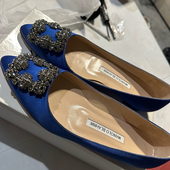 Manolo Blahik Hangis Flat 10 420 Satin - Picture 1 of 4